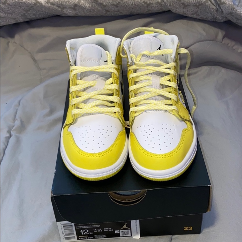 Jordan 1 Mid SE (PS)